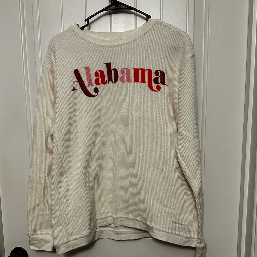Super cute Alabama sweatshirt, bought from a local boutique. Brand is kickoff co